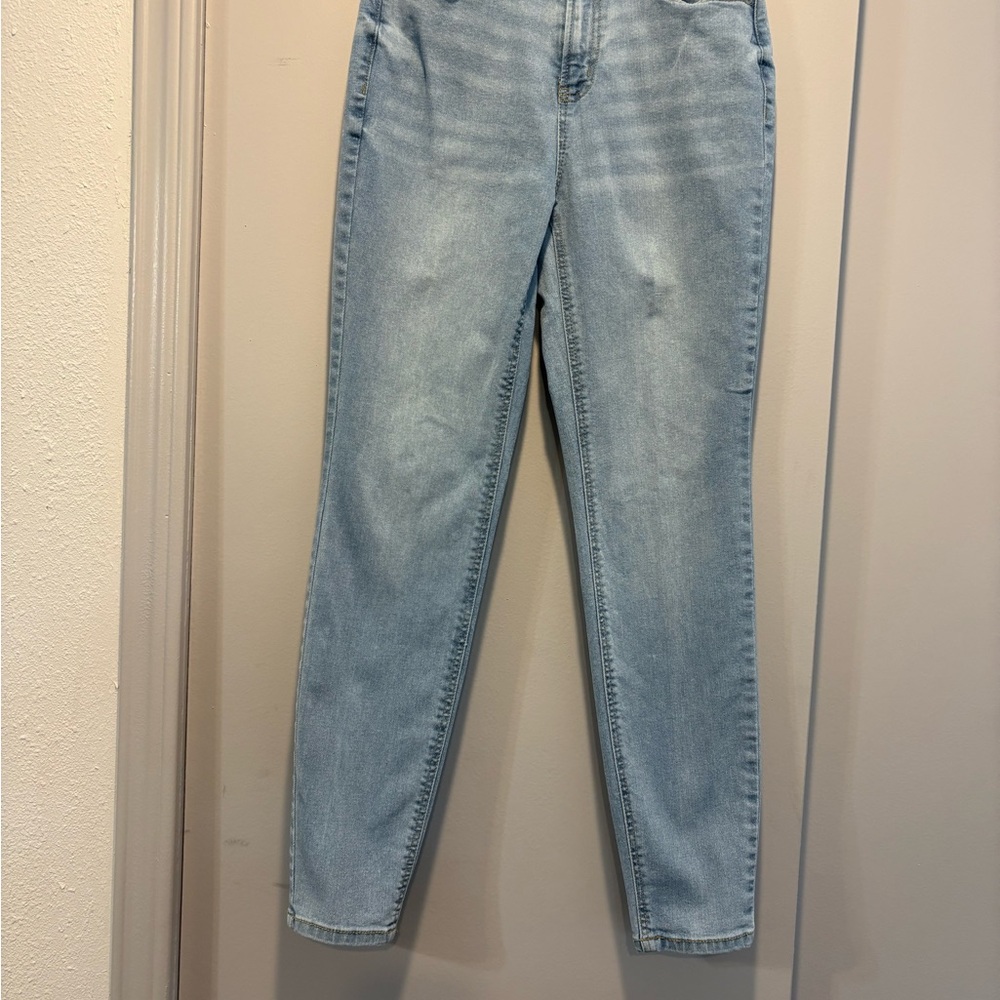 No Boundaries Light Wash Skinny Jeans